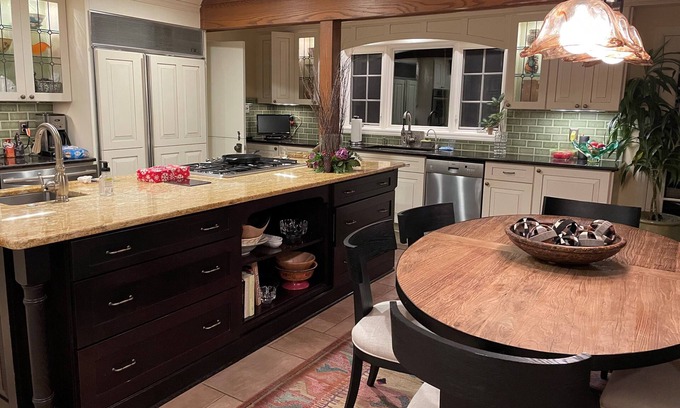 Fox Chapel Casa | Rustic Contemporary Executive Home in Prime Location
