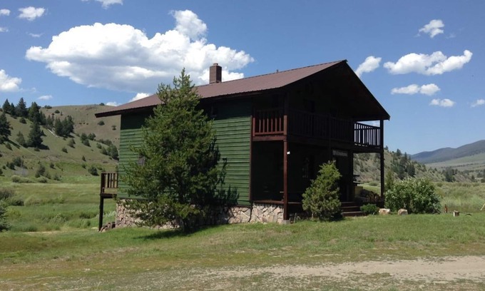 Philipsburg Casa | Rustic creek-side home near Philipsburg, MT