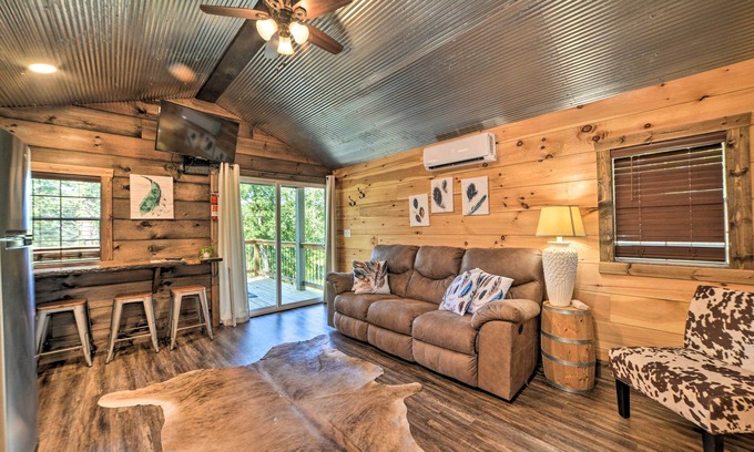 Almo Cabina | Rustic Dog-Friendly Cabin w/ Deck & Fire Pit!