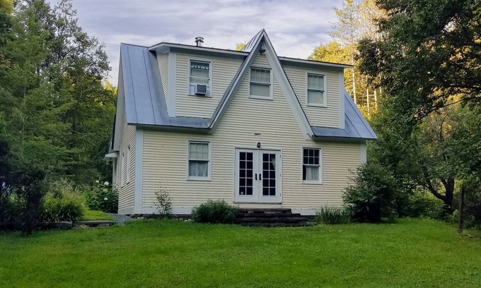 Barnard Casa | Rustic dog-friendly home near Woodstock & skiing with views of Barnard Brook