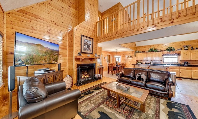 Helen Casa | Rustic Elegance –Luxury Cabin in Gated Innsbruck Resort with Hot Tub & Fire Pit