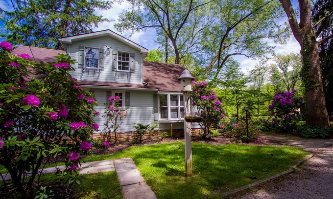 Ligonier Casa | Elegancia rústica en los bancos del Loyalhanna Creek-Ligonier