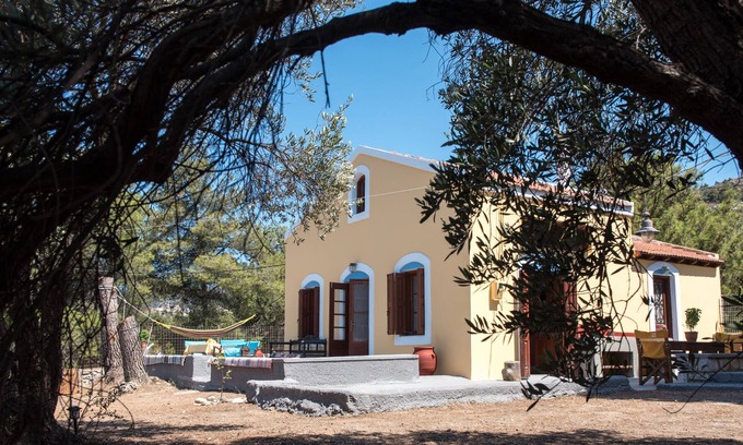 Panormos Cabaña | Rustic Escape - Private Haven Near the Beach