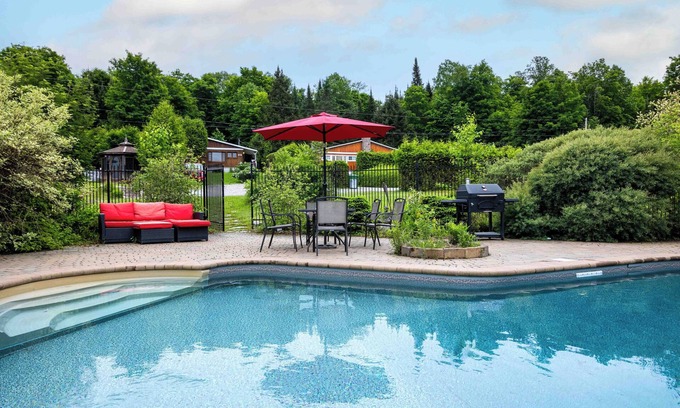 Nominingue Chalet De Esquí | Rustic experience with heated pool and spa