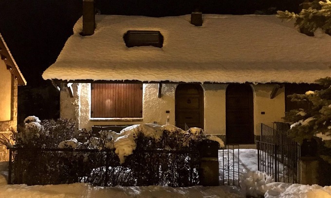 Biescas Chalet De Esquí | Casa rústica familiar en los Pirineos