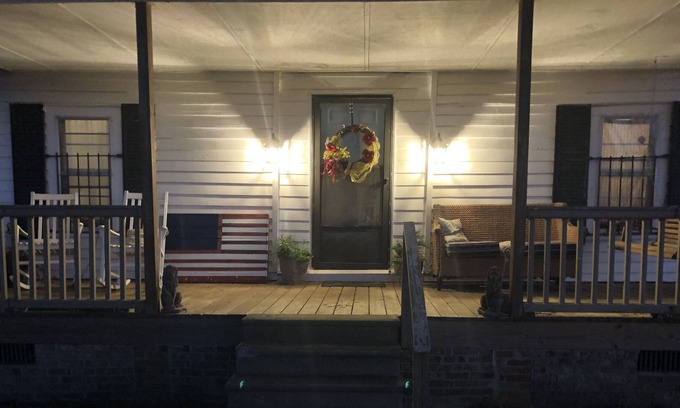 Toombs County Casa | Rustic Farmhouse at Chandler Lodge
