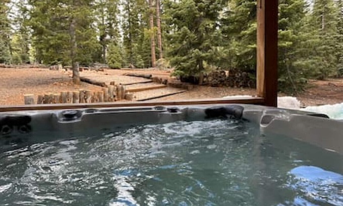Meadow View Heights Cabaña | Rustic Forest Retreat