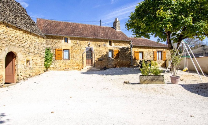 Marcillac-Saint-Quentin Cabaña | Casa rústica de piedra con jardín y chimenea cerca de Sarlat