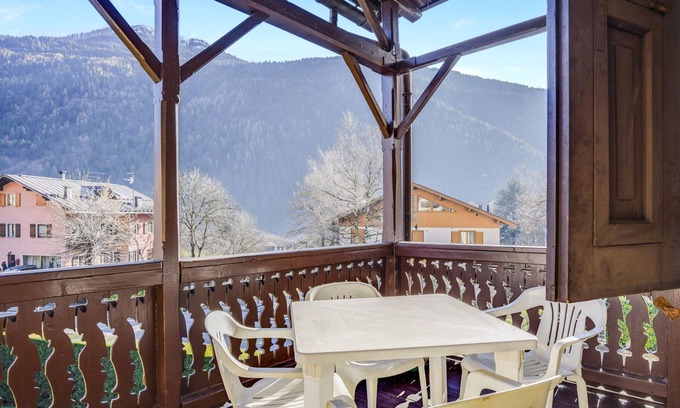 Ragoli Apartamento | Rustic Holiday Apartment "The Grandma's old House" (CIPAT number: 022138-AT-263864) with Mountain View, Wi-Fi & Balcony; Parking Available