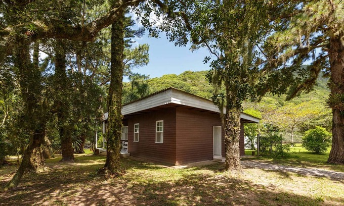 Armacao Casa | Casa rústica en la playa de Praia da Armação frente al río