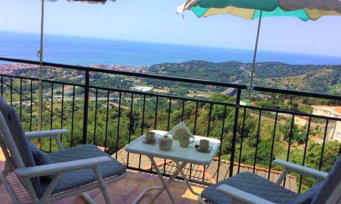 Pineda de Mar Casa | Rustic house on montain with privileged views of Mediterranean sea