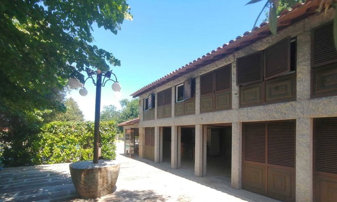 Sao Jorge de Selho Casa | Rustic House With Pool and Barbecue
