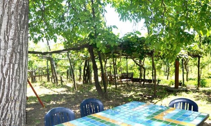 Tramonti Casa | COSTA AMALFITANA, casa rodeada de vegetación de las montañas Lattari.