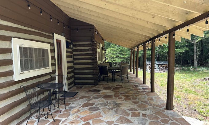 Mentone Cabina | Rustic log cabin on the river!