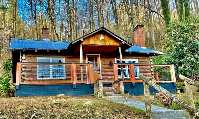 Franklin Cabina | Rustic Log Cabin