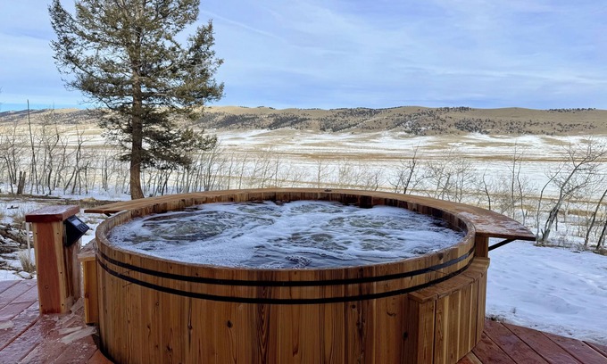 Fairplay Cabina | Rustic Modern Luxury Cabin with Private Cedar Hot Tub and Yoga Sun Hut