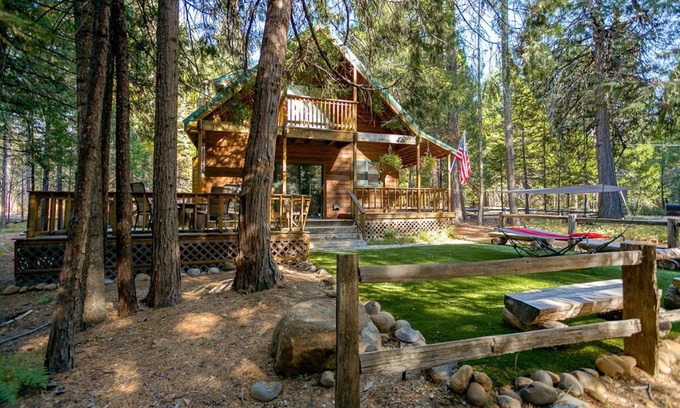 Shingletown Cabina | Rustic Mountain Cabin - 9 Miles to Lassen Park-EV Charging