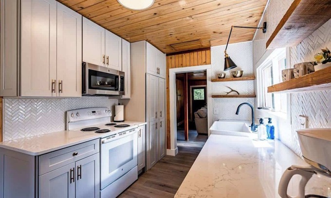 McCall Cabina | Rustic Mountain Retreat, Pet Friendly