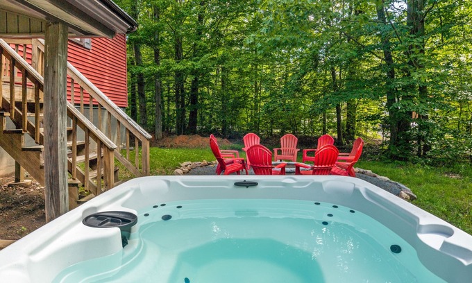 Long Pond Casa | Rustic Mtn Home | Hot Tub | Fire Pit| Game room