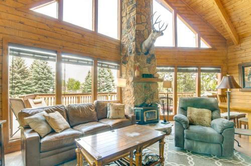 Pagosa Springs Casa | Rustic Pagosa Lakes Cabin with Deck and Grill!