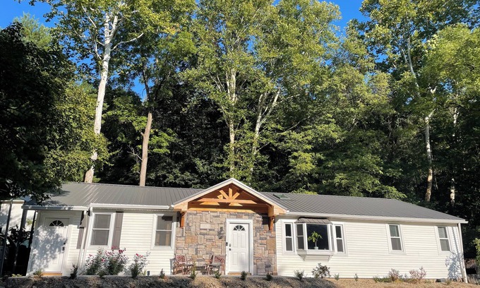 Logan Casa | Rustic Pines on Buckeye Trail