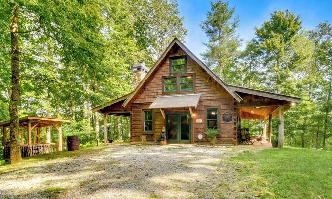 Rabun Gap Cabina | Rustic Rabun Gap Cabin ~ 2 Mi to Dtwn Clayton!