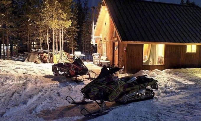 Gilchrist Cabina | Rustic Remote Adventure Cabin