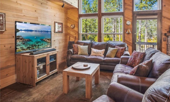 Truckee Casa | Rustic Retreat by Tahoe Getaways - 4BR Tahoe Donner Contemporary Cabin w Forest Views, Pet-Friendly & HOA Amenities
