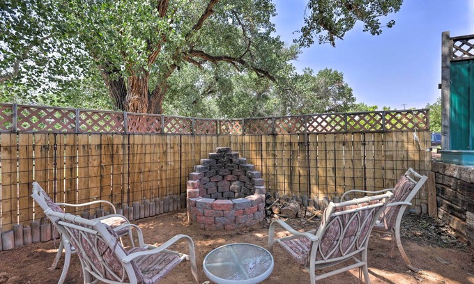Moab South Valley Apartamento | 'rustic Retreat' Moab Townhome w/ Grill & Fire Pit