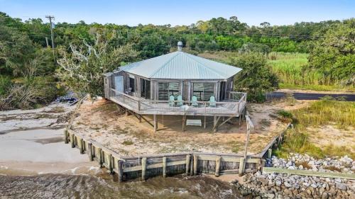 Ocean Springs Casa | Rustic Retreat