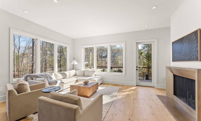 Palmetto Cabaña | Rustic Retreat
