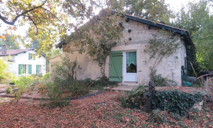 La Sauvetat-du-Dropt Casa | Rustic Rose Cottage