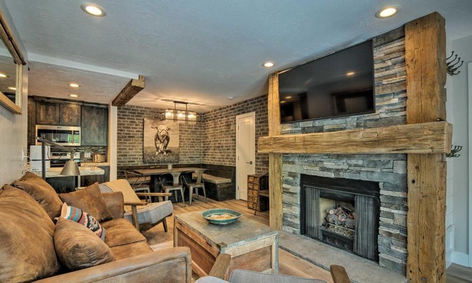 Brian Head Apartamento | Rustic Ski-Out Brian Head Condo with Comm Pool