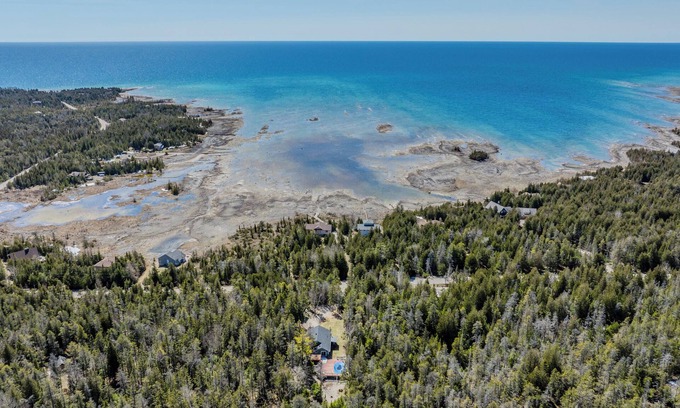 Northern Bruce Peninsula Cabaña | Rustic Vibes w/ Pool & Hot Tub - Tobermory