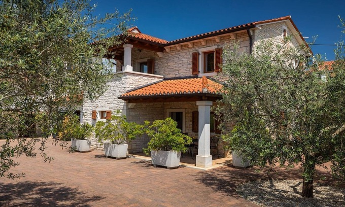 Kringa Villa | Villa Casa Mate by Villas Guide