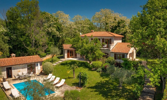 Cehici Villa | Villa Cehici by Villas Guide