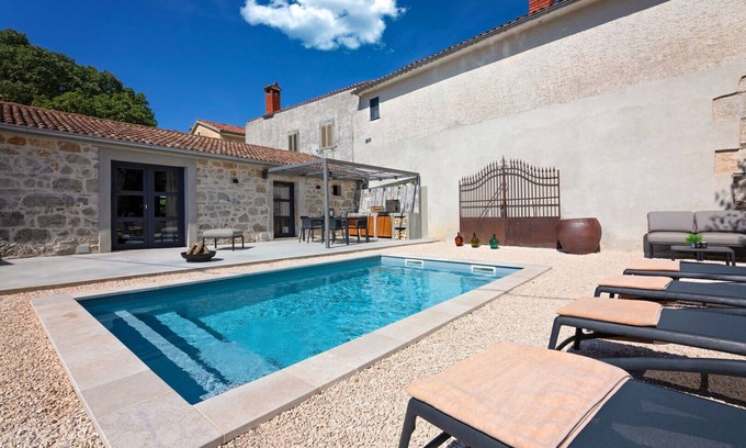 Vrznaveri Villa | Villa Dvori by Villas Guide