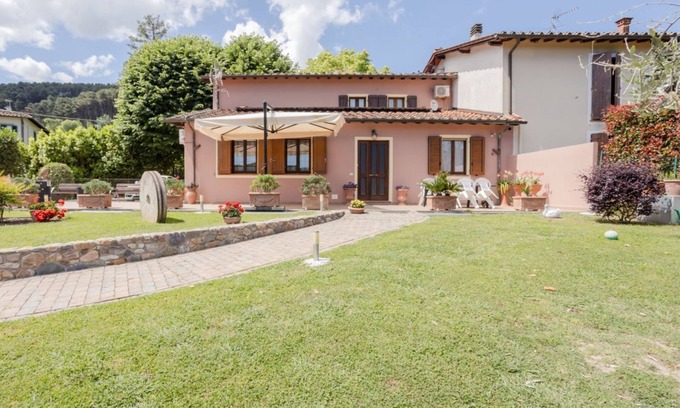 Vorno Apartamento | Rustic Villetta with Garden, Pool and Parking