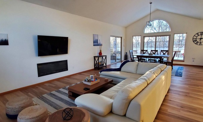 The Galena Territory Chalet De Esquí | Rustic with a modern twist 3 bdr/3.5 bath chalet