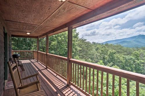 Young Harris Casa | Rustic Young Harris Cabin with Fire Pit and Views