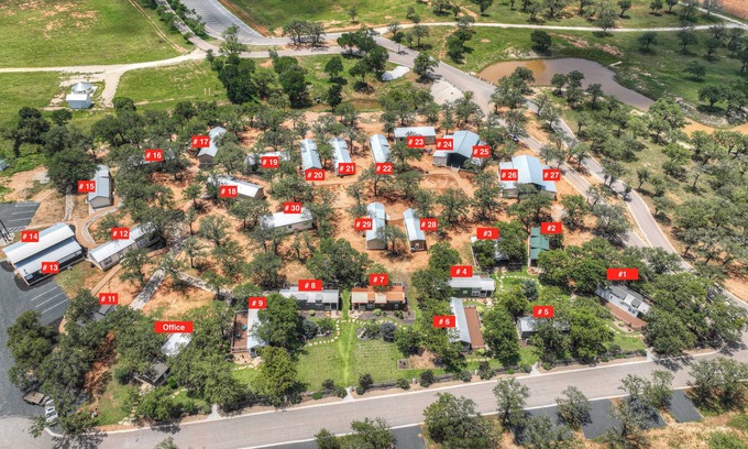Fredericksburg Cabina | Tiny Home Oasis-1 Mi to Fred-w/resort Amenities!