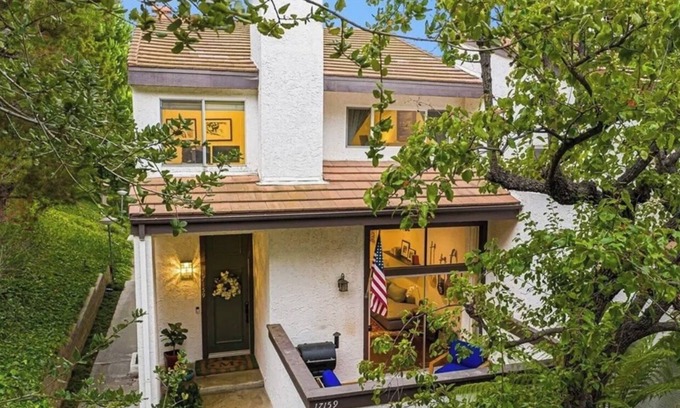 Palisades Highlands Casa | Ruth's Cozy Pali Highlands Home