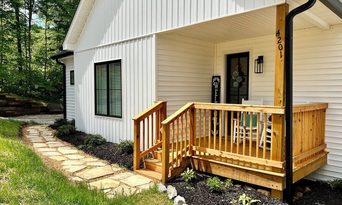 Santa Fe Casa | Ruth’s Retreat-12 mins from Leipers Fork-sleeps 4
