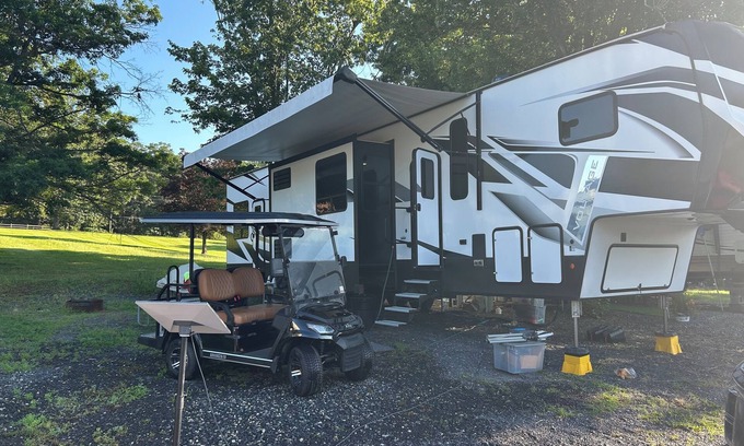 Gettysburg Casa | RV at Gettysburg Round Top Resort Sleeps 7 with golf cart