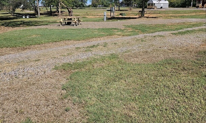 Jerusalem Alquiler De RV | RV Camping spot. Get away from it all when you stay under the stars.