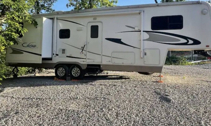 Warrensburg Casa | RV close to University of Central Missouri and Whiteman Air Force Base