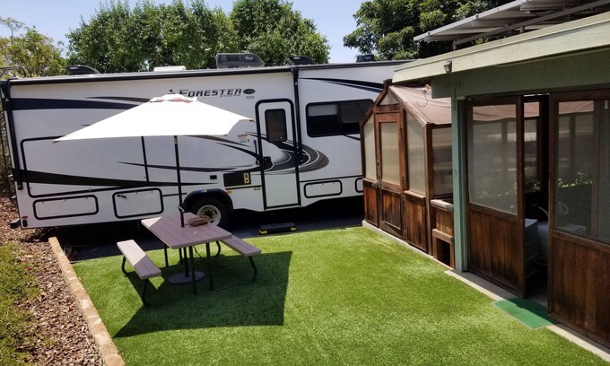 El Cajon Casa | RV Glamping Private Bedroom, Bath, Kitchen, WiFi, AC, Free Parking & EV Charging