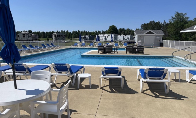 South Boardman Complejo | RV lot in Luxury Upscale Park