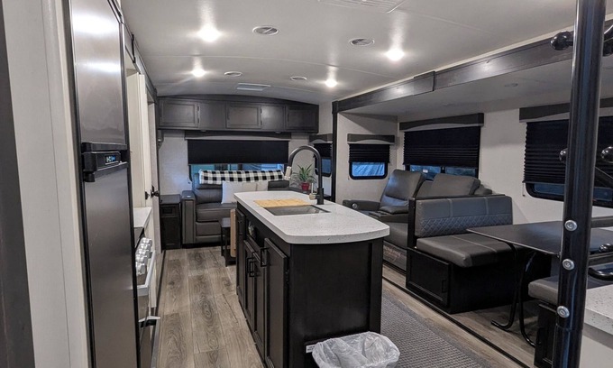 Puyallup Casa | RV Retreat on Green Thumb urban farm