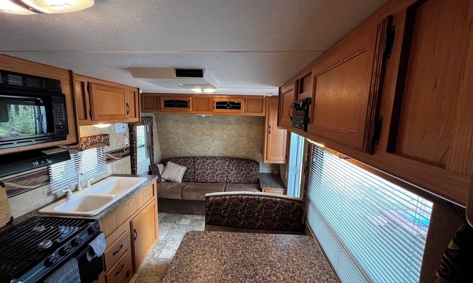 Christina Lake Alquiler De RV | RV & Site Rental in Christina Pines Campground